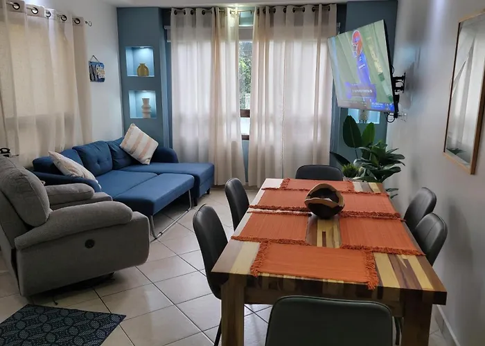 Beautiful Newly Refurbished 2 Bedroom 2 Bathroom 2Nd Floor Condo