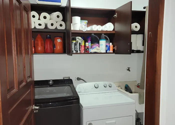 Beautiful Newly Refurbished 2 Bedroom 2 Bathroom 2Nd Floor Condo