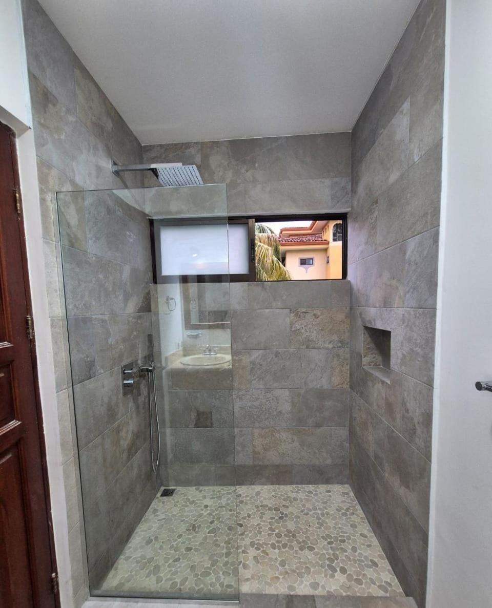 Beautiful Newly Refurbished 2 Bedroom 2 Bathroom 2nd Floor * Tamarindo