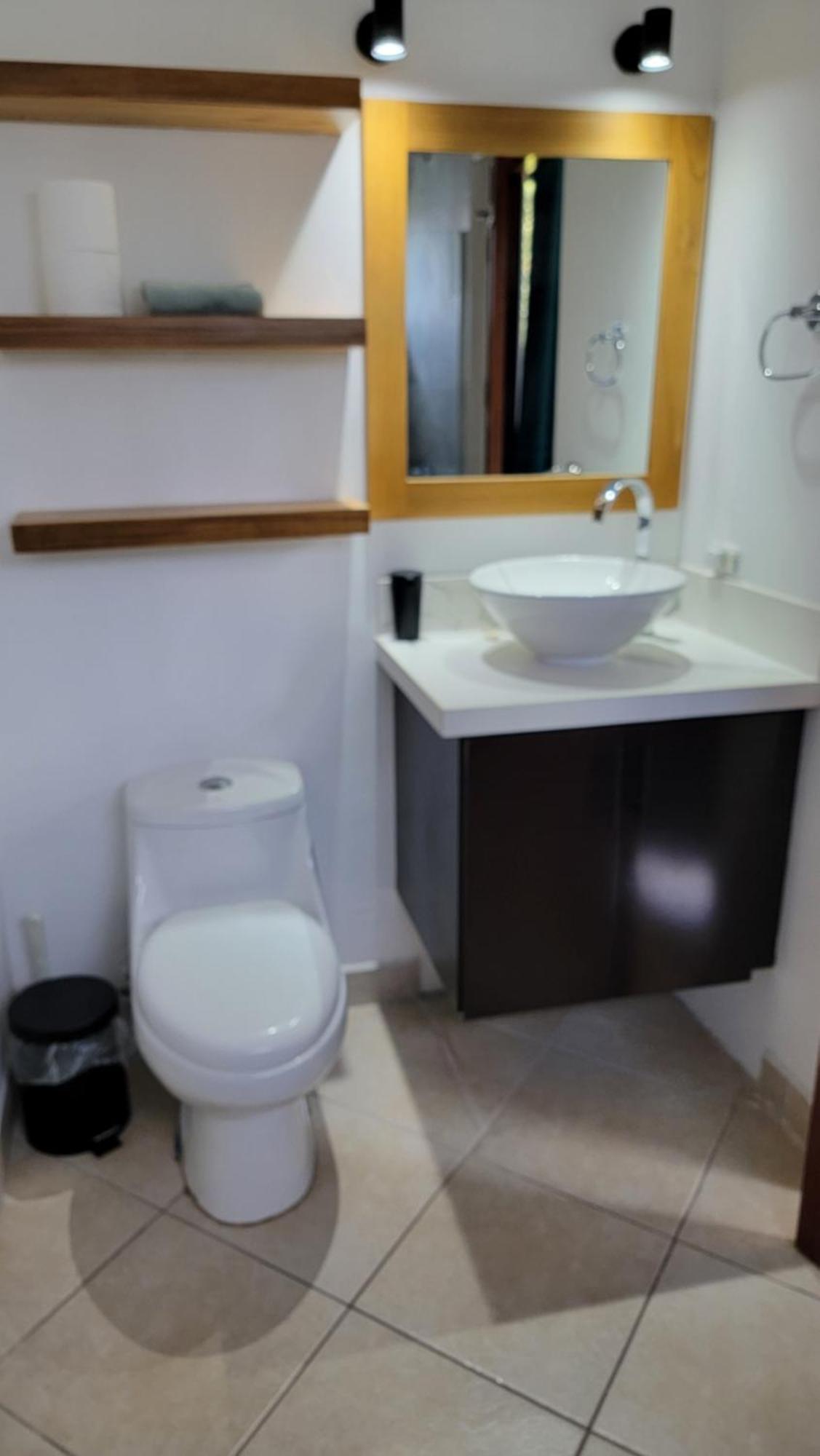 Apartment Beautiful Newly Refurbished 2 Bedroom 2 Bathroom 2nd Floor *